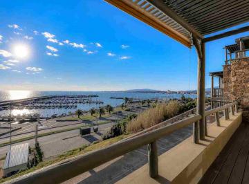 Departamento · 51m² · 3 Ambientes · 1 Cochera · Se Vende Apto Frente Al Mar Piriápolis 2 Dormi