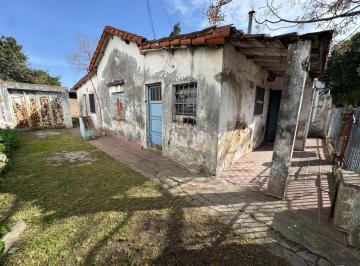 Casa · 90m² · 3 Ambientes · 1 Cochera · Venta Casa a Refacc 220 m² Lote Villa Tesei - Moron