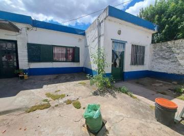 Casa · 200m² · 5 Ambientes · Venta Casa/lote con 5 Departamentos en Merlo.