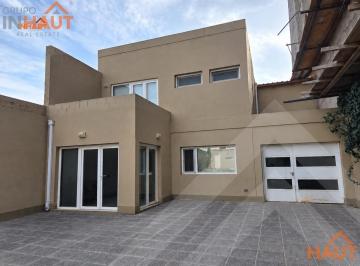 Casa · 264m² · 7 Ambientes · 4 Cocheras · Casa en Cipolletti