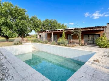 Casa · 192m² · 3 Ambientes · Importante Casa con Pileta en Club de Campo Las Cortaderas en Venta Sobre Ruta 341, Tapia