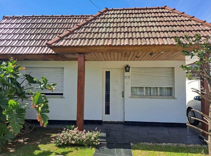 Casa · 175m² · 5 Ambientes · 3 Cocheras