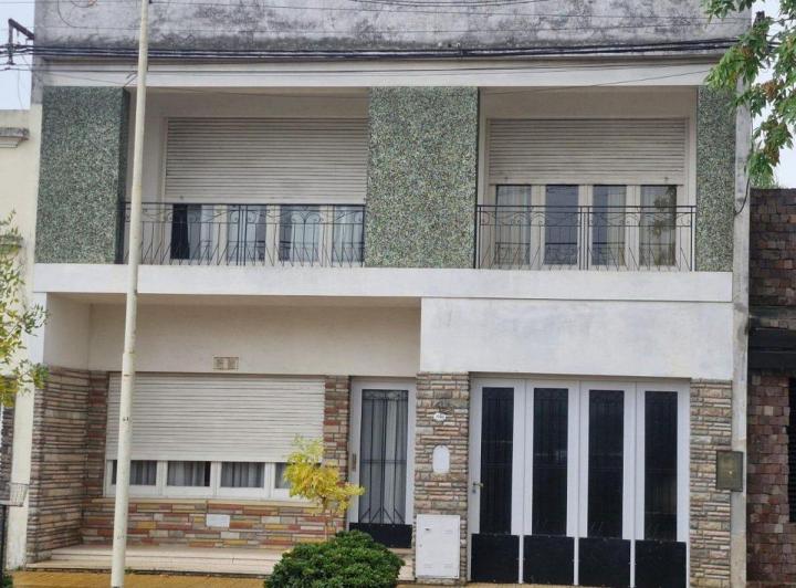 Casa · 384m² · 7 Ambientes · 1 Cochera