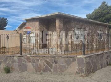 Casa · 300m² · 4 Ambientes · 2 Cocheras · Casa 3 Habitaciones y Locales en Rada Tilly