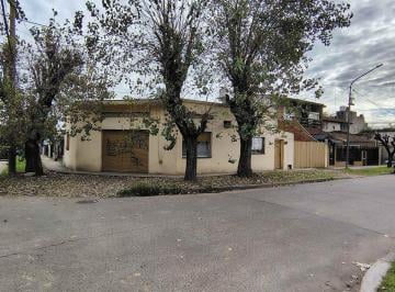 Casa · 130m² · 4 Ambientes · 3 Cocheras · Casa 4 Amb en Lote Propio Villa Tesei Nuevo Valor