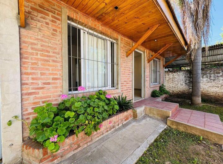 Casa · 70m² · 3 Ambientes · 2 Cocheras