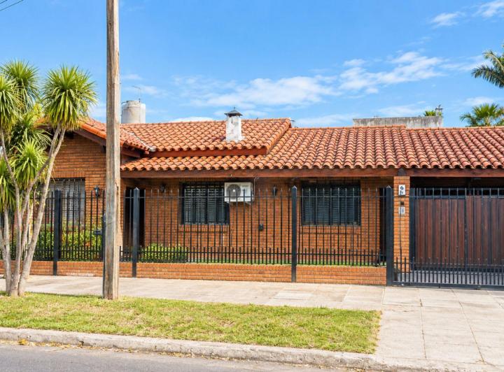 Casa · 120m² · 4 Ambientes · 1 Cochera