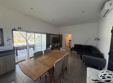 Casa · 90m² · 3 Ambientes · 2 Cocheras · Casa en Venta Barrio Privado Tierra Dulce - 2 Dorm