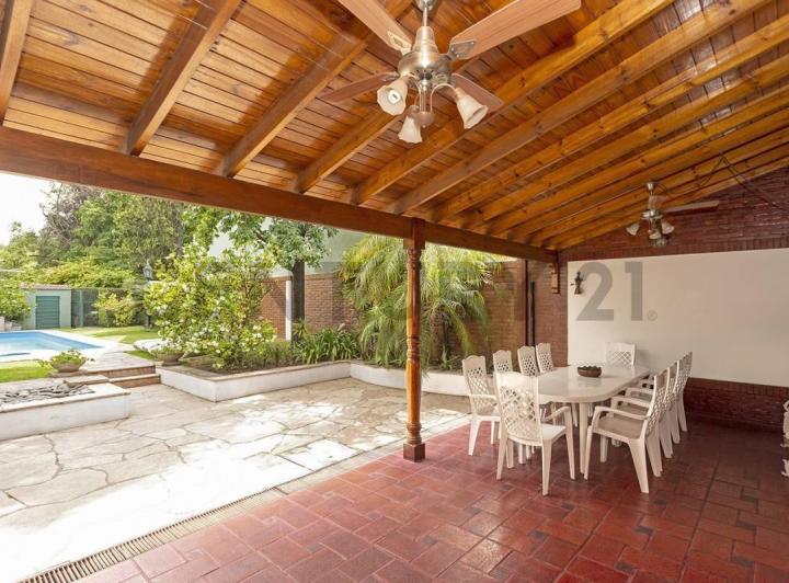 Casa · 326m² · 5 Ambientes