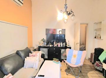 Casa · 170m² · 6 Ambientes · Venta Casa 6 Ambientes Flores en Bloque Terraza