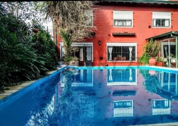 Casa · 162m² · 5 Ambientes · 1 Cochera