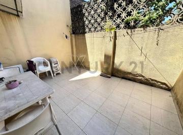Casa · 57m² · 2 Ambientes · PH con Patio en Caseros