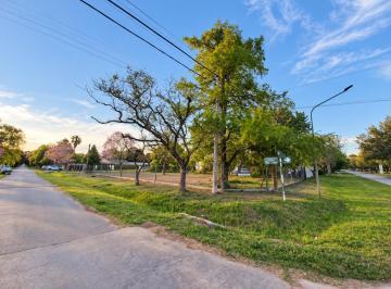 Terreno · 830m² · Venta de Lote en Esquina Sobre Av 1° de Marzo, B° Los Alamos del Aero Club
