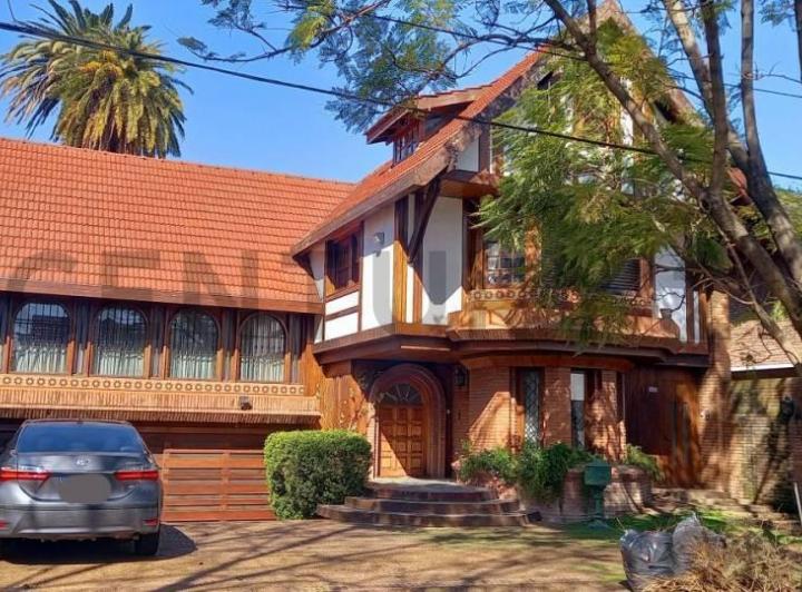 Casa · 585m² · 6 Ambientes