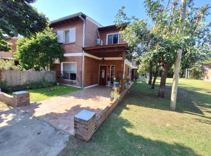Casa · 94m² · 3 Ambientes · 2 Cocheras