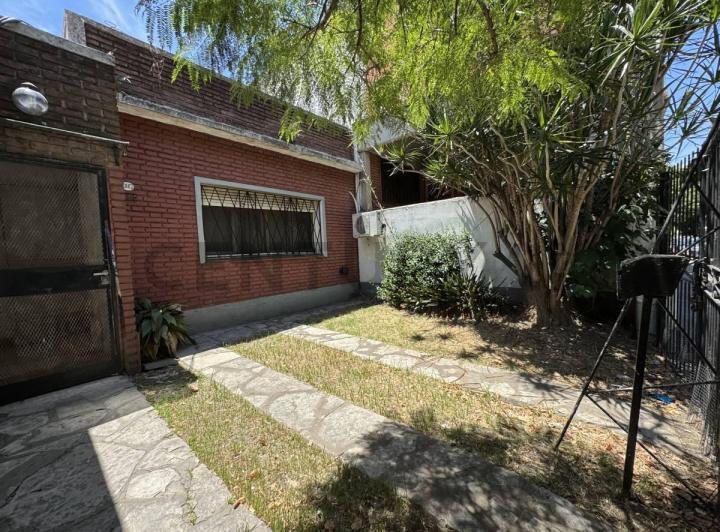 Casa · 150m² · 4 Ambientes · 1 Cochera