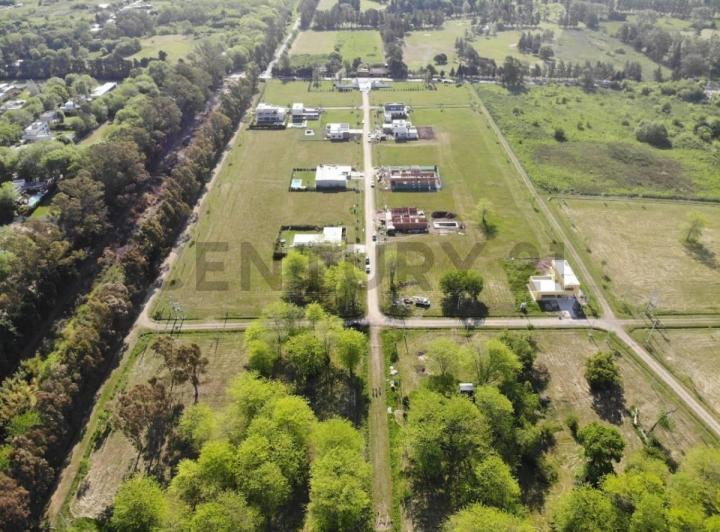 Terreno · 834m²