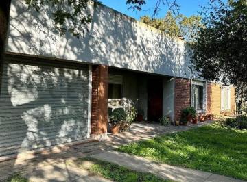 Casa · 130m² · 5 Ambientes · 1 Cochera · Casa en Barrio Ranch, Los Porteños