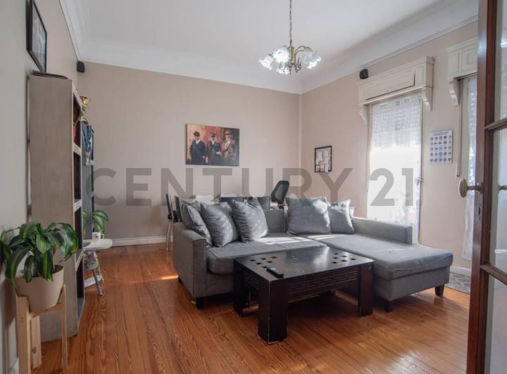 Casa · 180m² · 6 Ambientes