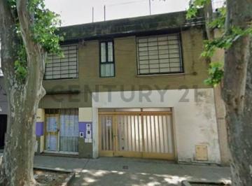 Depósito · 218m² · 6 Ambientes · 2 Cocheras · Casa Interna con Local Comercial