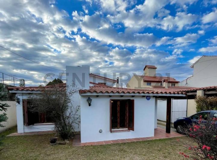 Casa · 258m² · 3 Dormitorios