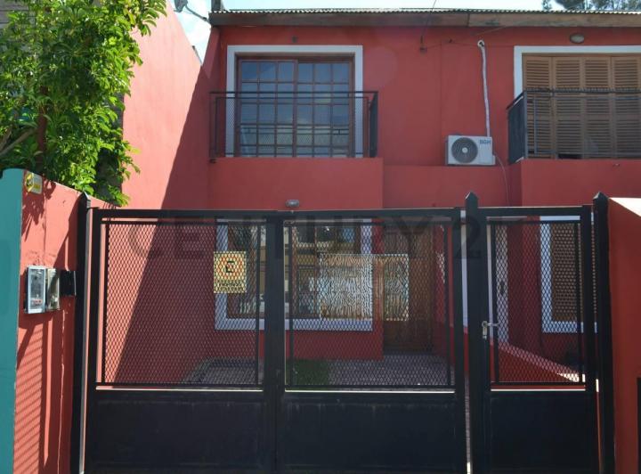Casa · 80m² · 3 Ambientes · 1 Cochera