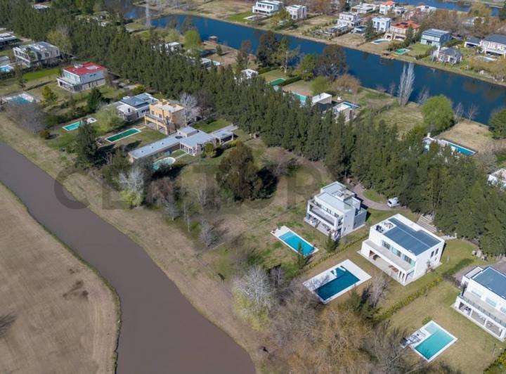 Terreno · 1034m²
