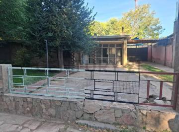 Casa · 204m² · 6 Ambientes · 2 Cocheras · Casa en Venta en Uspallata