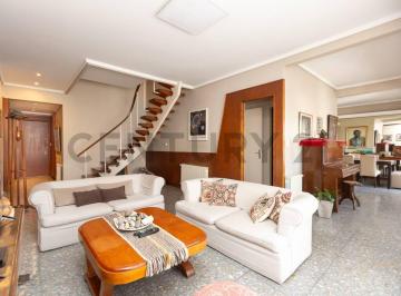Departamento · 169m² · 5 Ambientes · 1 Cochera · Venta de Dúplex 5 Ambientes con Dependencia, 4 Balcones y Cochera en Almagro