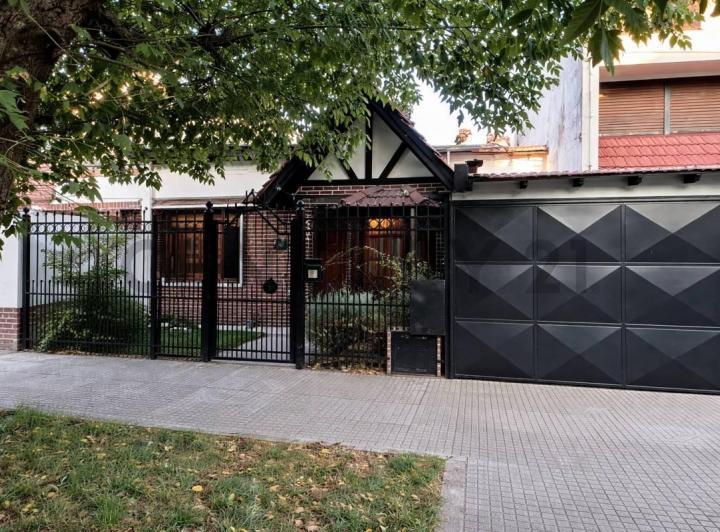 Casa en venta en Castelar · 3 ambientes