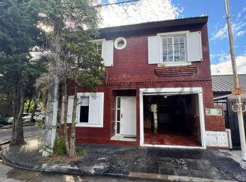 Casa · 143m² · 5 Ambientes · 1 Cochera · Casa con Escritura en Ubicación Privilegiada – Los Altos de Podestá
