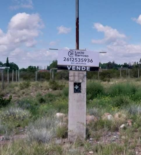 Terreno · 696m²