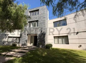 Casa · 564m² · 6 Ambientes · 3 Cocheras · Casa en Venta - Terruño de Araoz