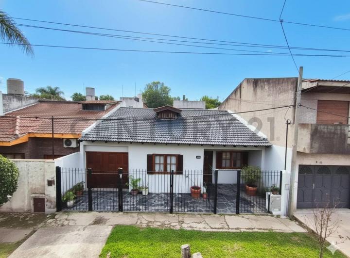 Casa · 100m² · 3 Ambientes · 1 Cochera