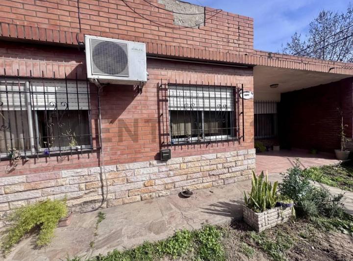 Casa · 90m² · 3 Ambientes · 1 Cochera