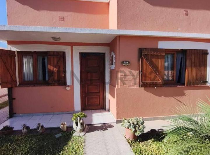 Casa · 200m² · 3 Ambientes · 3 Cocheras
