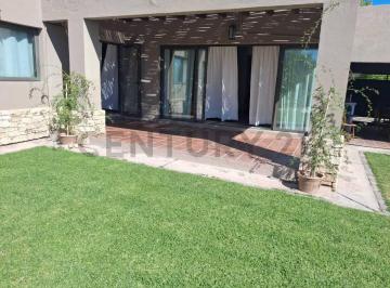 Casa · 260m² · 6 Ambientes · 1 Cochera · Venta Excelente Casa - Viñas de Boedo