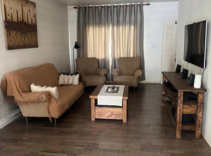 Casa · 375m² · 4 Ambientes · 2 Cocheras