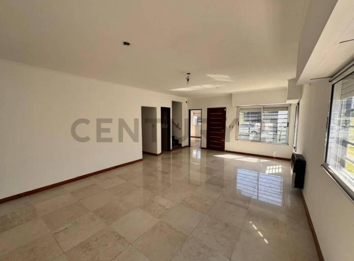 Casa · 126m² · 4 Ambientes · 1 Cochera