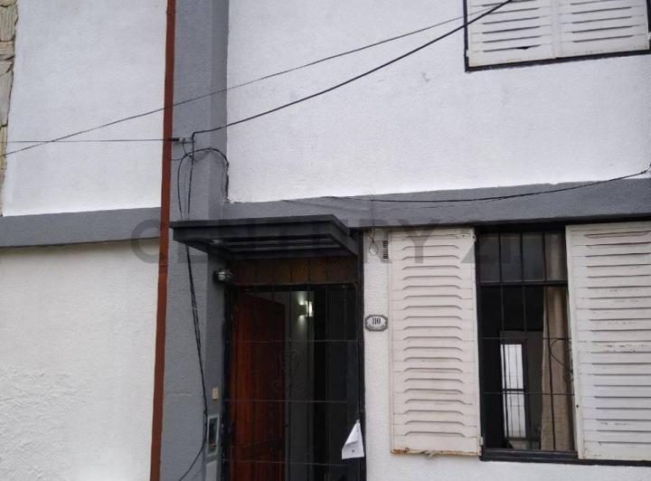 Casa · 77m² · 4 Ambientes · 1 Cochera