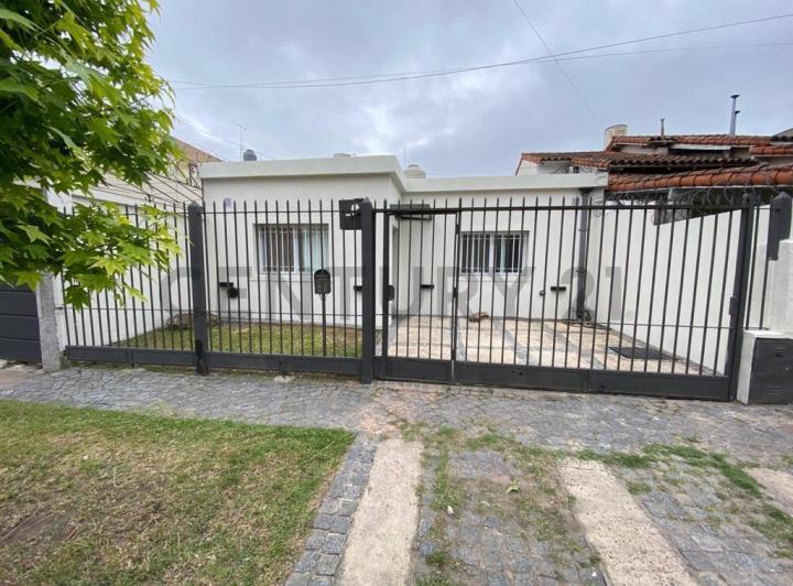 Casa · 90m² · 3 Ambientes · 1 Cochera