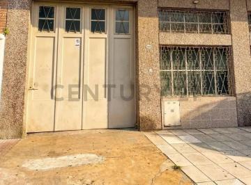 Bodega-Galpón · 215m² · Local / Depósito / Galpón en Alquiler – Villa Devoto