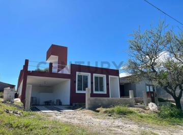 Casa · 130m² · 4 Ambientes · 1 Cochera · Venta Casa 3 Dorm. B° Villa San Nicolas Apto Credito