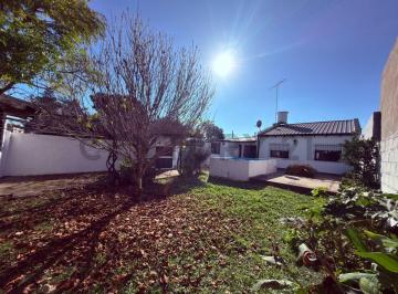 Casa · 90m² · 5 Ambientes · 2 Cocheras · Casa en Venta, 140 Entre 487 y 488 Gorina, La Plata.
