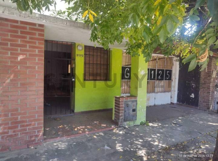 Casa · 230m² · 2 Ambientes · 1 Cochera