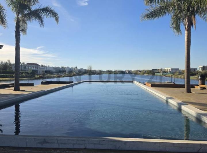 Terreno · 900m²