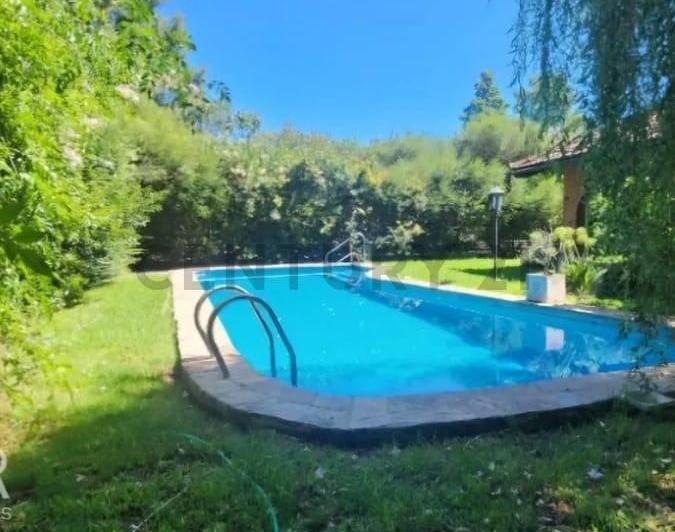 Casa · 153m² · 5 Ambientes · 4 Cocheras