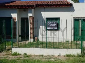 Casa · 59m² · 3 Ambientes · 1 Cochera · Casa en Venta en Los Hornos - La Plata - Calle 146 Nro. 1569 E/64 y 65