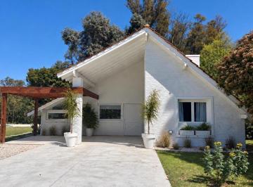 Casa · 138m² · 5 Ambientes · 1 Cochera · Las Praderas de Luján