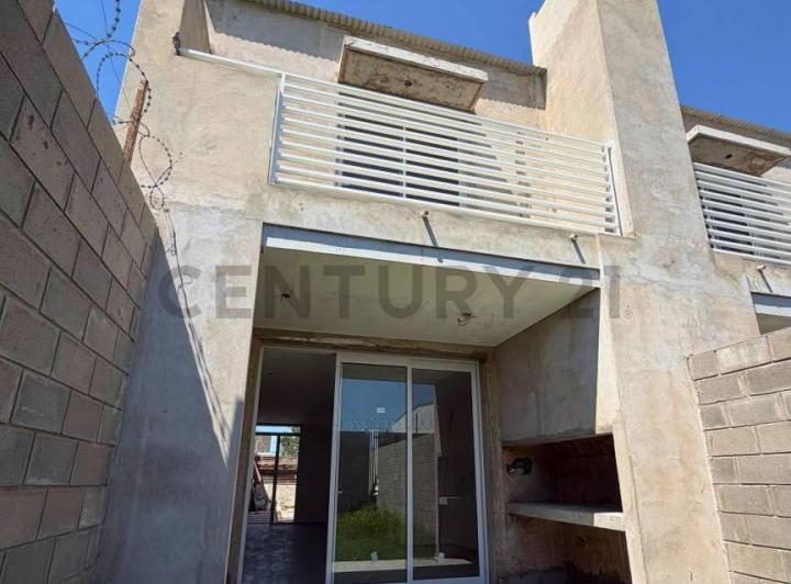 Casa · 74m² · 5 Ambientes · 1 Cochera